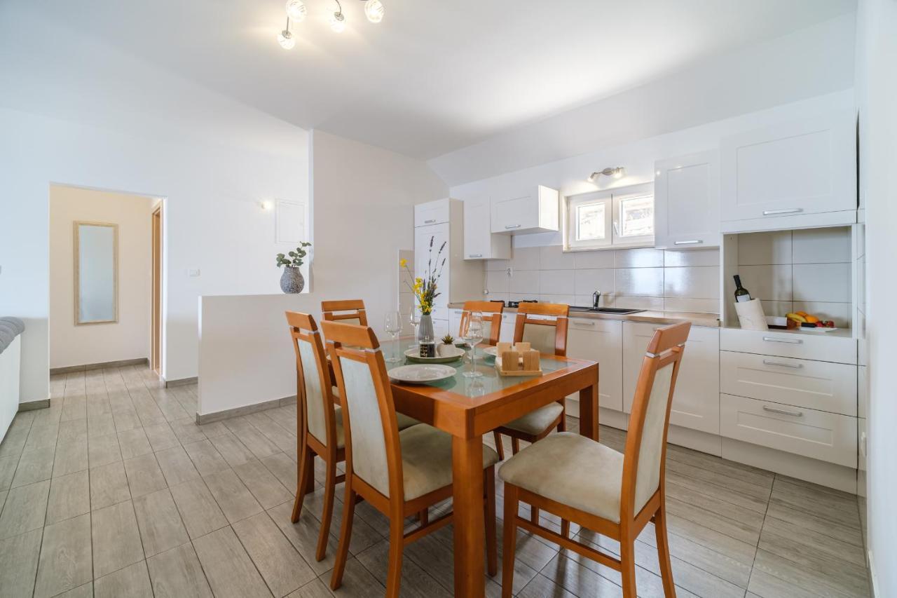 Rooms Plaza Divuje Murvica  Buitenkant foto
