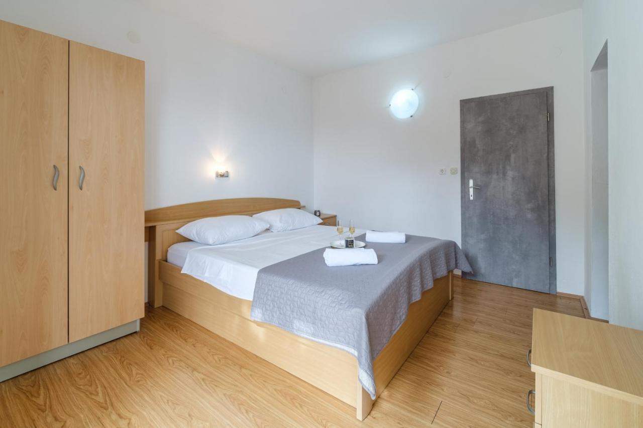 Rooms Plaza Divuje Murvica  Buitenkant foto